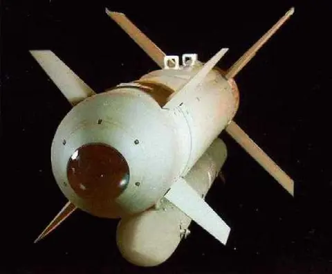 AGM-130, Powered air-to-surface standoff missile, Munitions