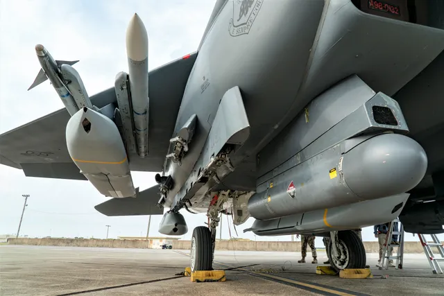 AGM-158 JASSM, Air-launched standoff cruise missile, Munitions - view 2