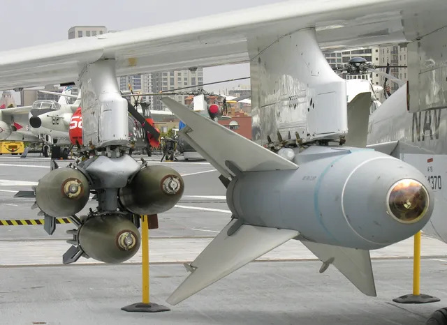 AGM-62 Walleye, TV-guided glide bomb family, Munitions - view 2