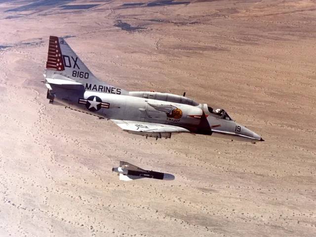AGM-62 Walleye, TV-guided glide bomb family, Munitions - view 1