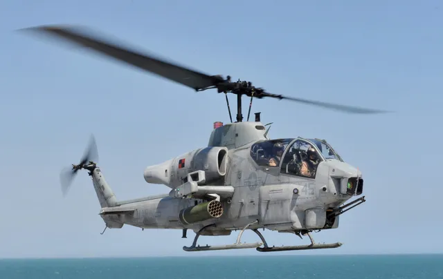 AH-1W Super Cobra, Marine attack helicopter, Aircraft & UAVs - view 1