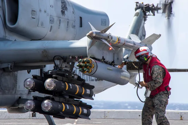AH-1Z Viper attack helicopter, Attack helicopter, Aircraft & UAVs - view 1