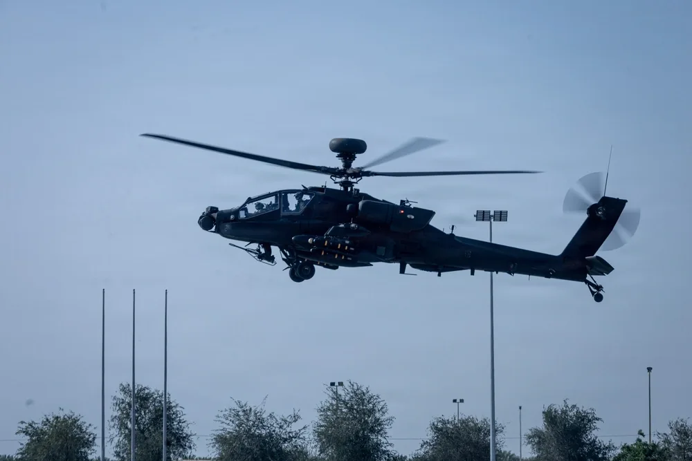 AH-64E Apache attack helicopter, Twin-engine attack helicopter, Aircraft & UAVs