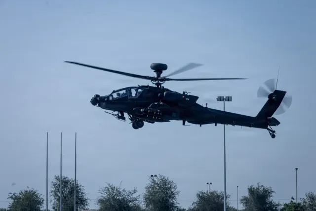 AH-64 Apache attack helicopter, Twin-engine attack helicopter, Aircraft & UAVs - view 1