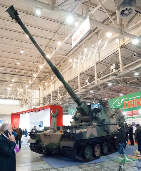 AHS Krab, 155 mm tracked self-propelled howitzer, Artillery