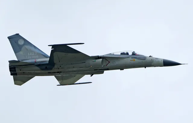 AIDC F-CK-1 Ching-kuo, Lightweight supersonic twin-engine multirole fighter, Aircraft & UAVs - view 2