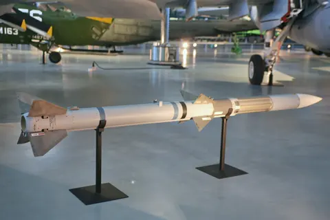 AIM-120 AMRAAM, Air-to-air missile, Munitions