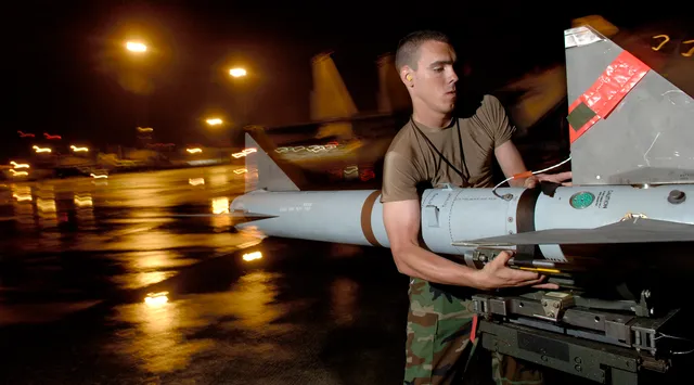 AIM-7 Sparrow missile, Air-to-air missile, Munitions - view 3