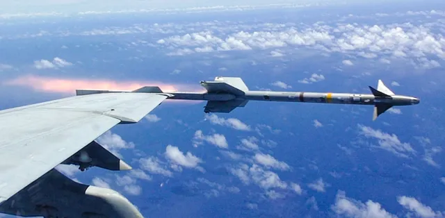 AIM-9 Sidewinder missile, Short-range air-to-air missile family, Munitions - view 2