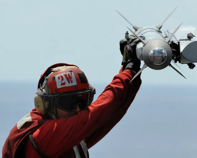 AIM-9X Sidewinder missile, Short-range air-to-air missile, Munitions - view 2