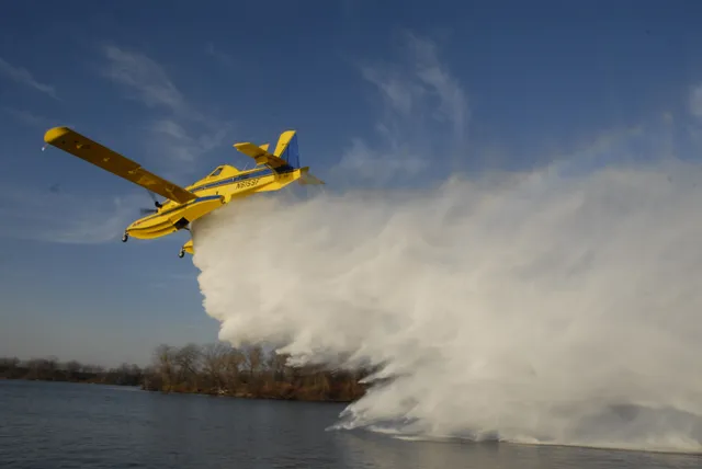 Air Tractor AT-802, Agricultural and armed multi-mission turboprop aircraft, Aircraft & UAVs - view 1