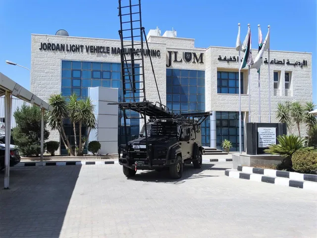 Al-Jawad armored vehicle, 4x4 armored personnel carrier / internal security vehicle, Armored Vehicles - view 2