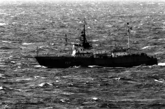 Alpinist class (Project 503R) intelligence ship, Medium intelligence ship, Naval Systems - view 2