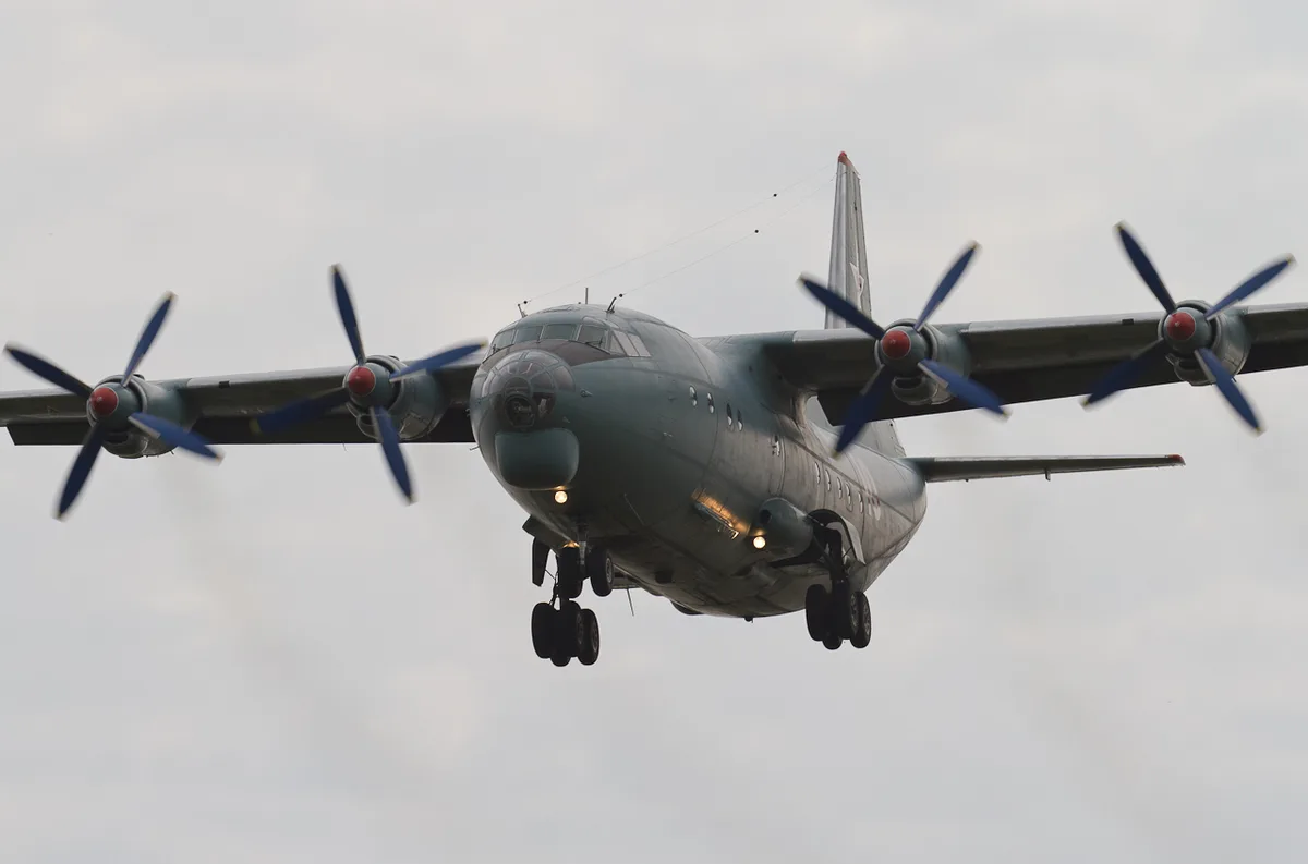 An-12, Four-engine turboprop military transport aircraft, Support Equipment