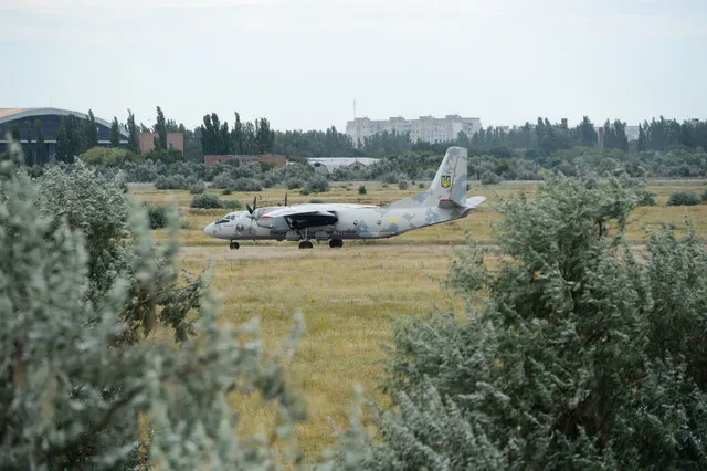 An-26, Twin-engine tactical transport aircraft, Support Equipment - view 3