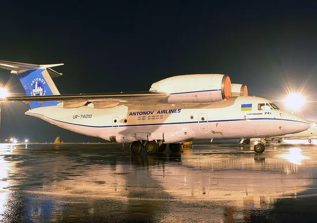 An-74, Cold-weather STOL jet transport aircraft, Support Equipment - view 1