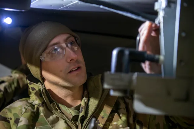 AN/ALE-50 towed decoy, Towed decoy countermeasure, Electronic Warfare - view 3