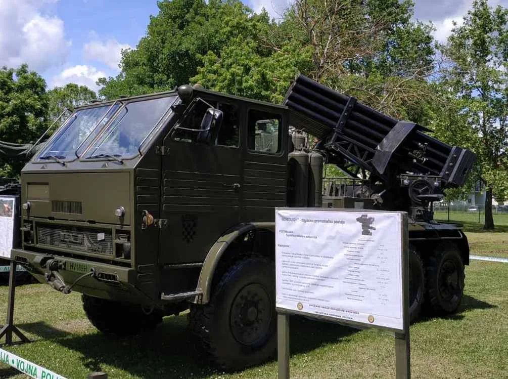 APR-40, 122 mm self-propelled multiple rocket launcher, Artillery