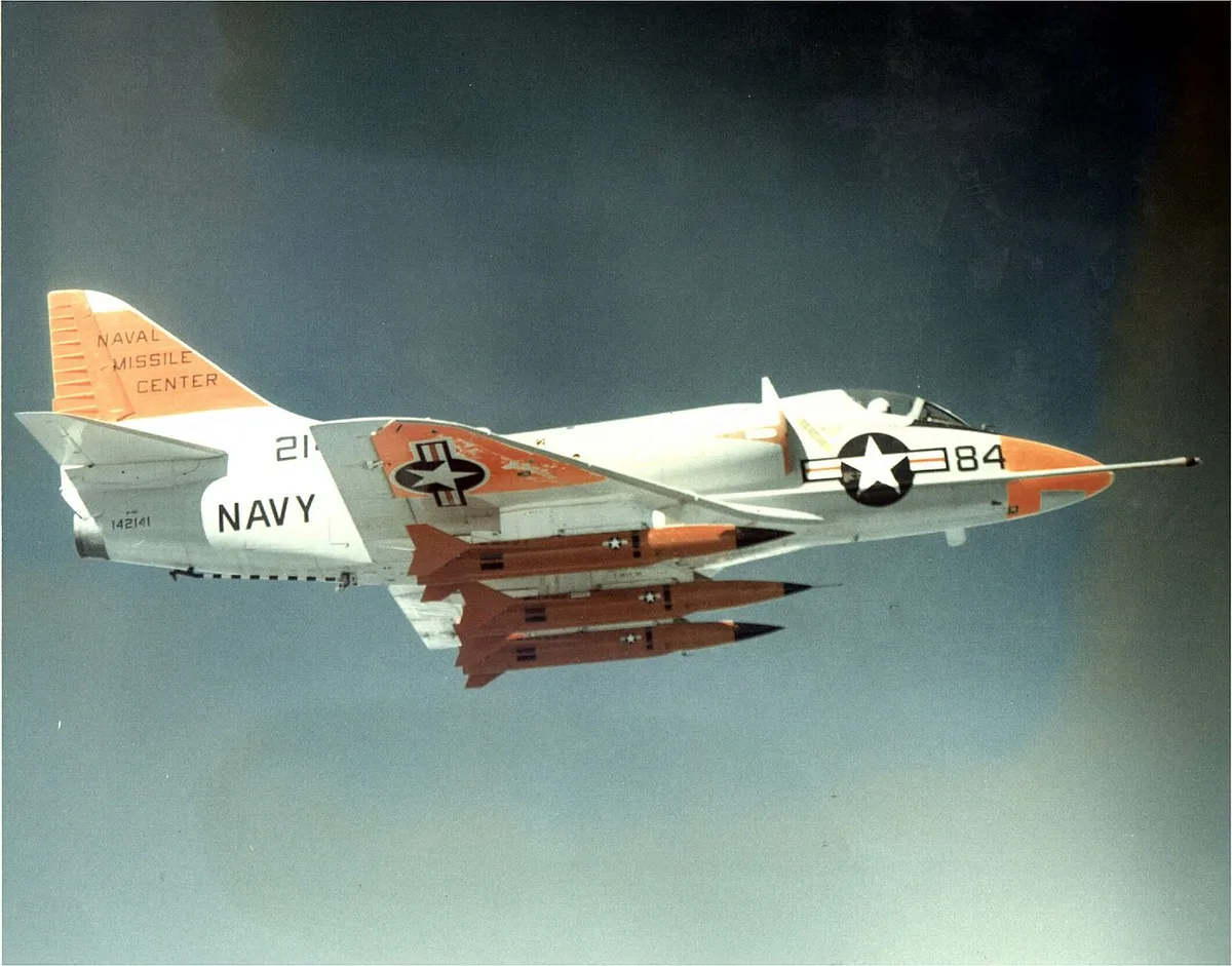 AQM-37A target missile, Air-launched supersonic target missile, Munitions