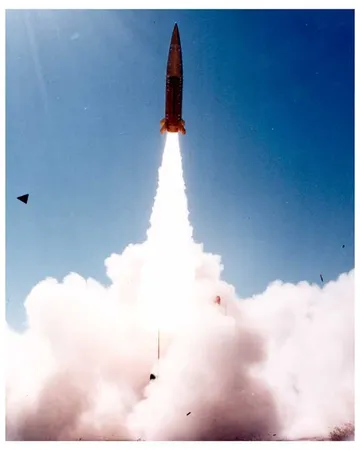 Army Tactical Missile System / ATACMS, Short-range tactical ballistic missile, Artillery - view 1