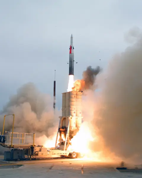 Arrow 2 interceptor, Upper-atmosphere ballistic missile interceptor, Munitions