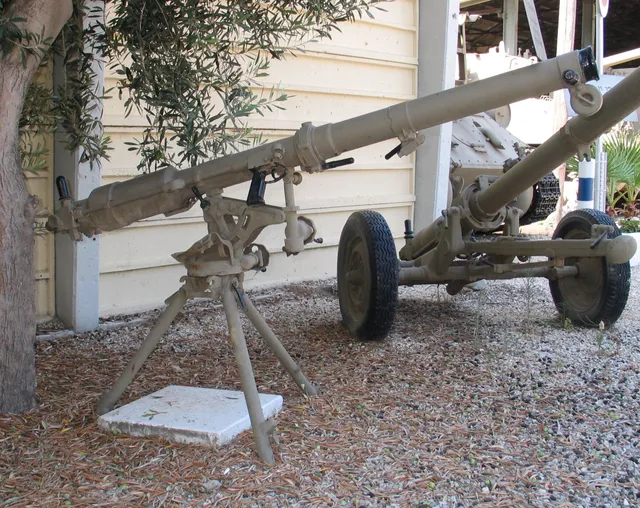 B-10 recoilless rifle, 82 mm smoothbore recoilless rifle, Infantry Weapons - view 2