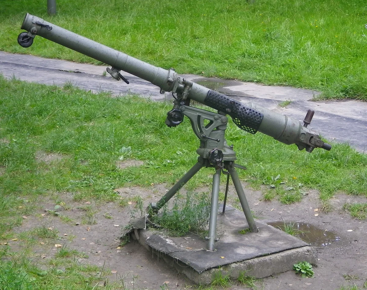 B-10 recoilless rifle, 82 mm smoothbore recoilless rifle, Infantry Weapons