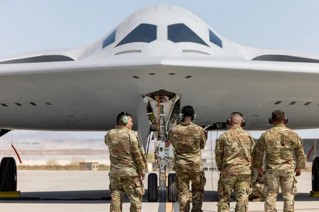 B-21 Raider, Stealth strategic bomber, Aircraft & UAVs - view 3
