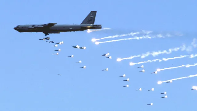 B-52 Stratofortress, Long-range heavy bomber, Aircraft & UAVs - view 2