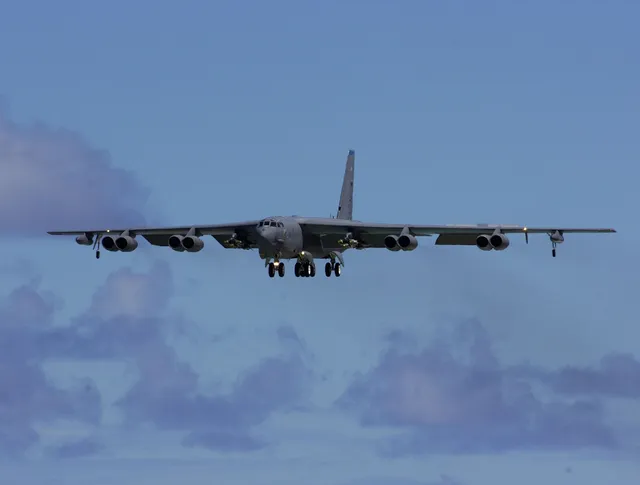 B-52 Stratofortress, Long-range heavy bomber, Aircraft & UAVs - view 1