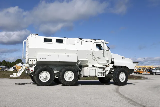 BAE Caiman MRAP, Mine-resistant ambush-protected vehicle, Armored Vehicles - view 1