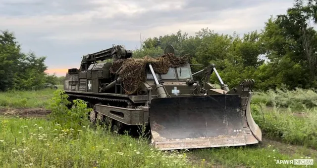 BAT-2, Tracked combat engineering route-clearance vehicle, Support Equipment - view 3