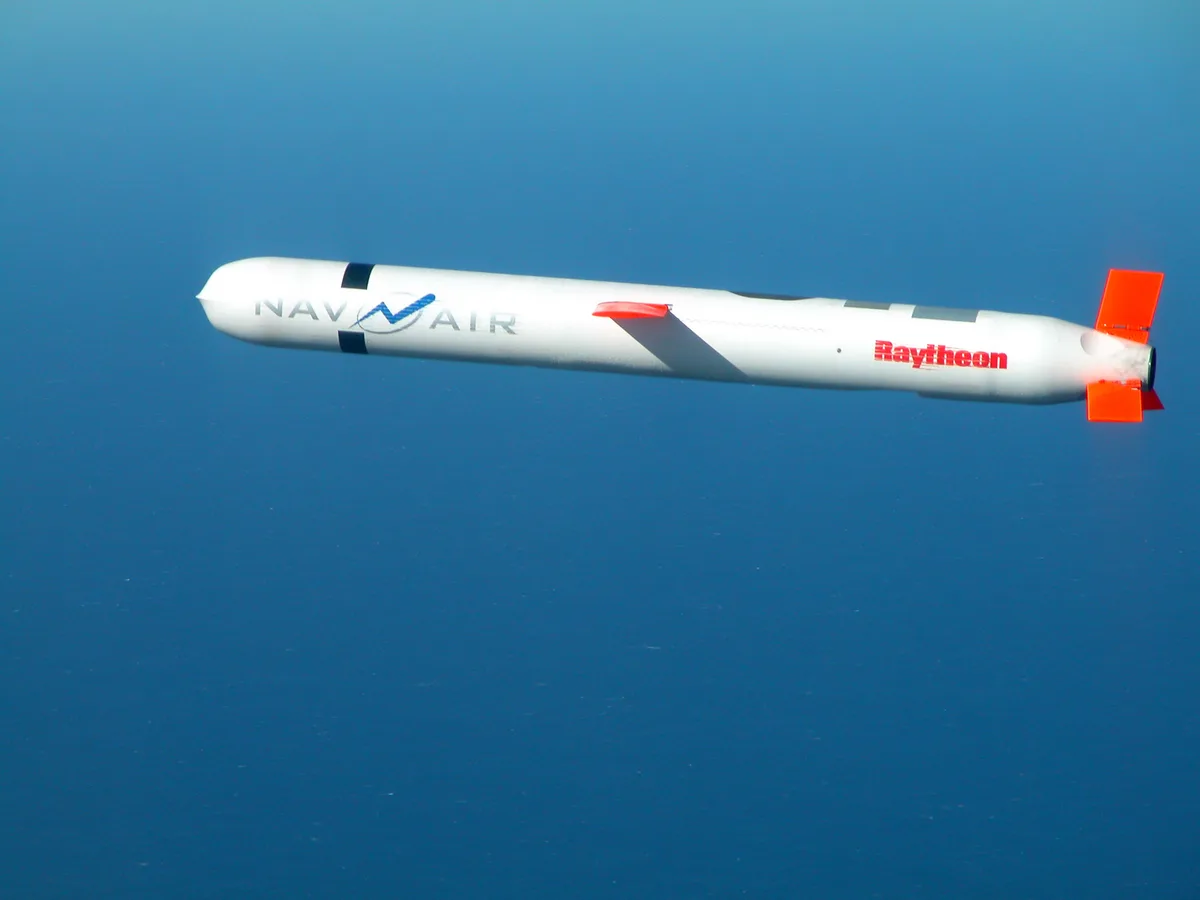 BGM-109 Tomahawk Land Attack Missile, Ship- and submarine-launched land-attack cruise missile, Munitions