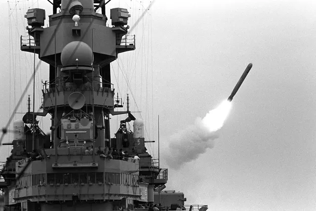 BGM-109 Tomahawk Land Attack Missile, Ship- and submarine-launched land-attack cruise missile, Munitions - view 1