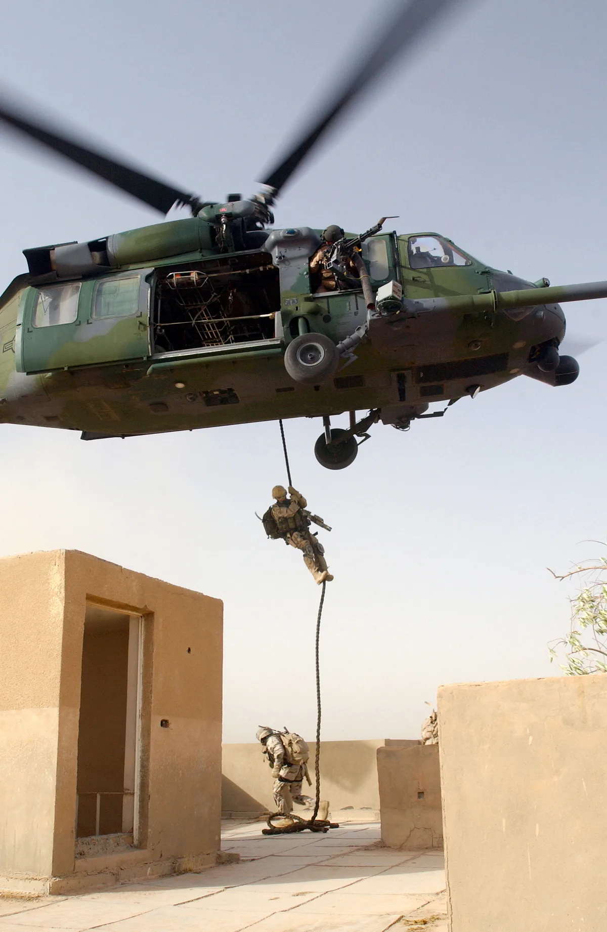 Black Hawk helicopter, Medium-lift military utility helicopter family, Aircraft & UAVs