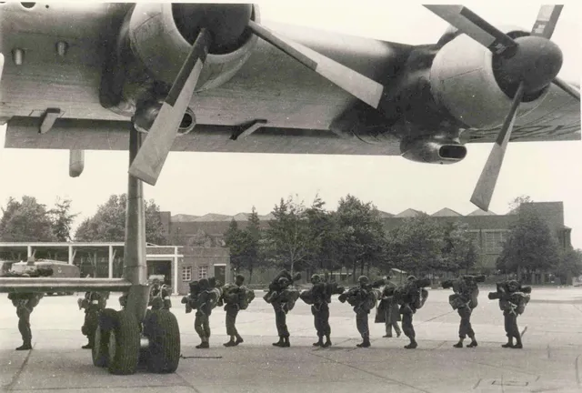 Blackburn Beverley, Heavy military transport aircraft, Aircraft & UAVs - view 3