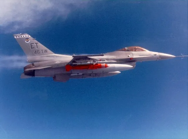 BLU-109 penetrator warhead, 2,000-pound hard-target penetrator warhead, Munitions - view 1