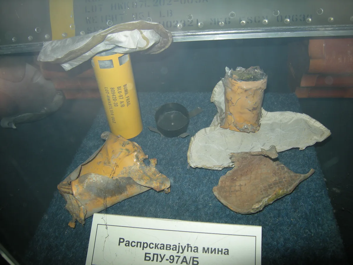 BLU-97/B Combined Effects Bomblet, Cluster submunition, Munitions