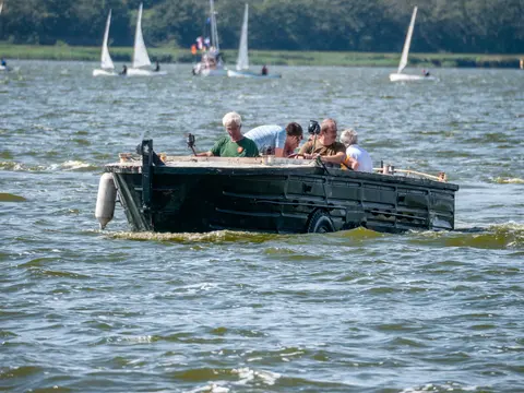 BMK-130M towing motor boat, Pontoon-bridge towing motor boat, Support Equipment