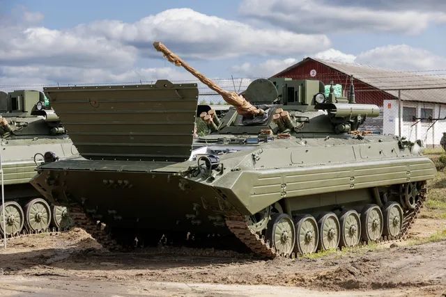 BMP-2M Berezhok, Tracked amphibious infantry fighting vehicle modernization, Armored Vehicles - view 2