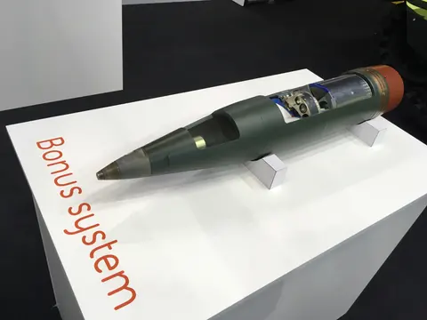 Bofors 155mm BONUS munition, 155 mm artillery-launched, fire-and-forget anti-armor munition, Munitions