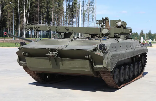 BREM-2, Tracked armored repair and recovery vehicle, Support Equipment - view 1