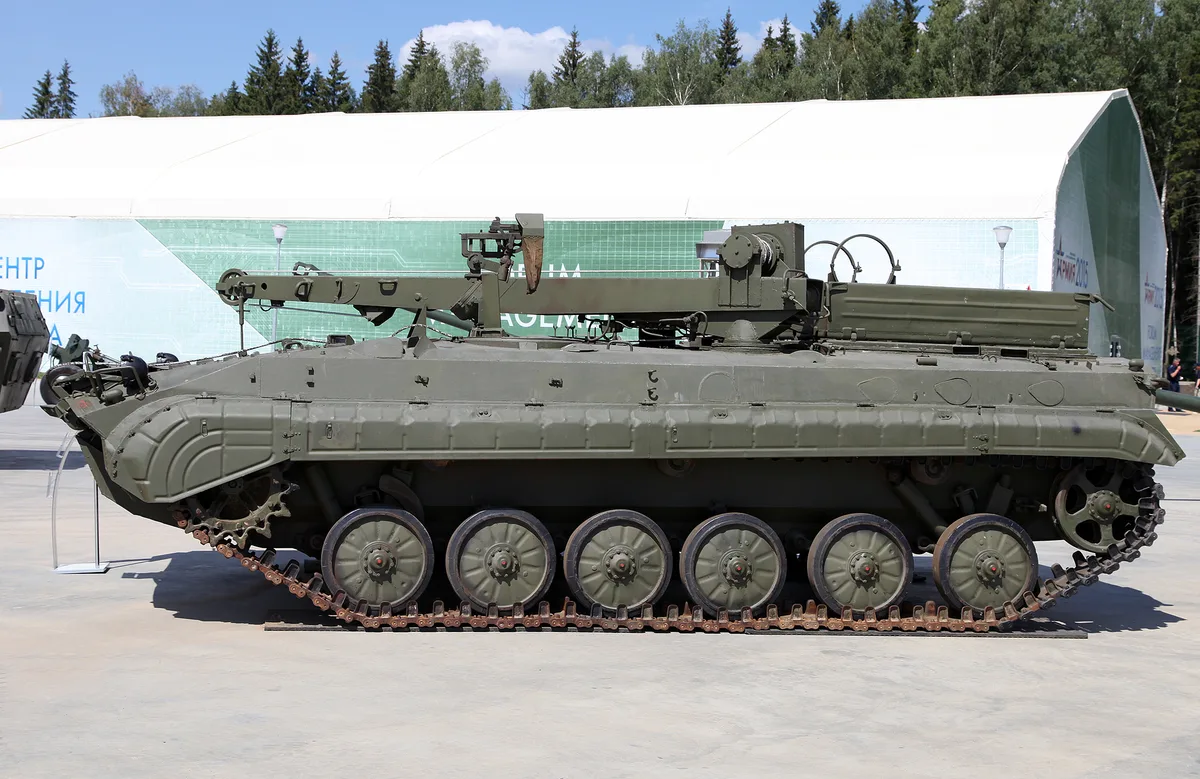 BREM-2, Tracked armored repair and recovery vehicle, Support Equipment