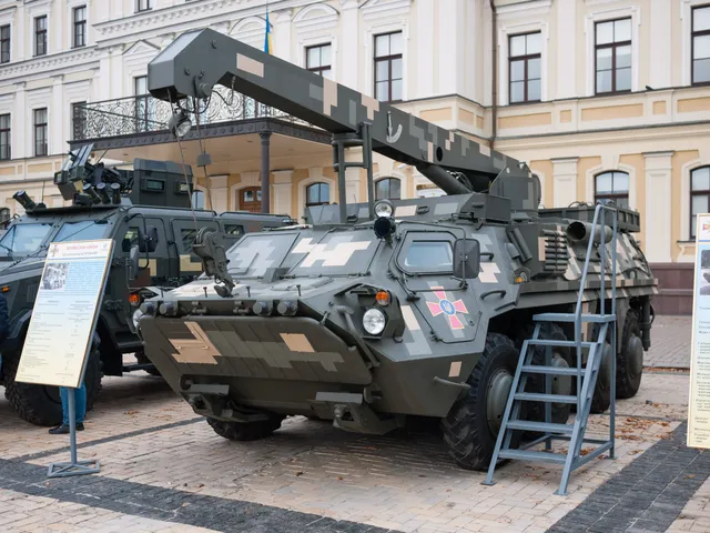 BREM-4K, 8x8 armored repair and recovery vehicle, Support Equipment - view 1