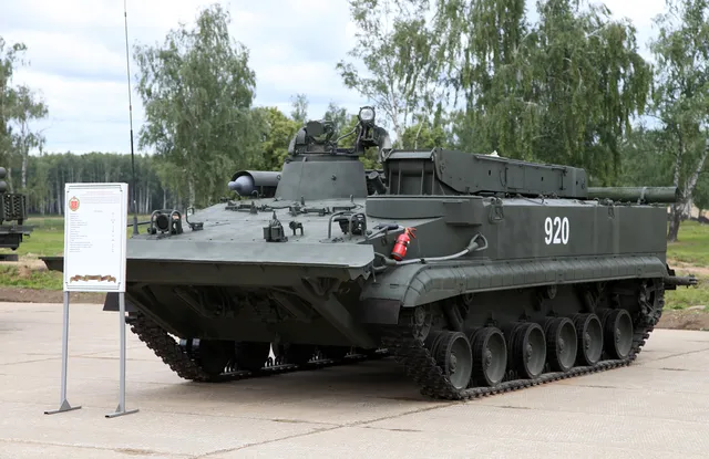 BREM-L, Tracked armored repair and recovery vehicle, Support Equipment - view 1