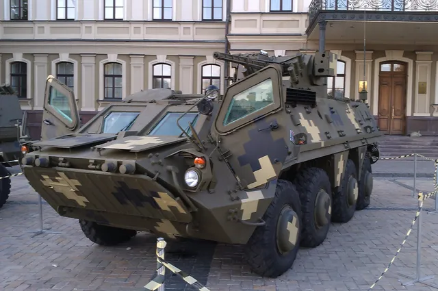 BTR-4, 8x8 wheeled armored personnel carrier / infantry fighting vehicle, Armored Vehicles - view 2