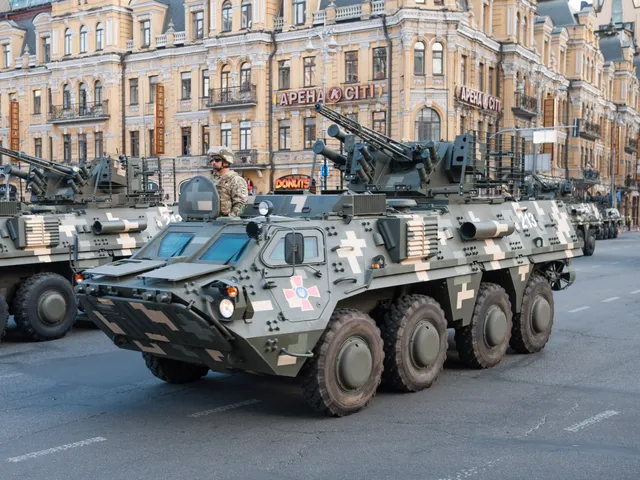 BTR-4, 8x8 wheeled armored personnel carrier / infantry fighting vehicle, Armored Vehicles - view 1