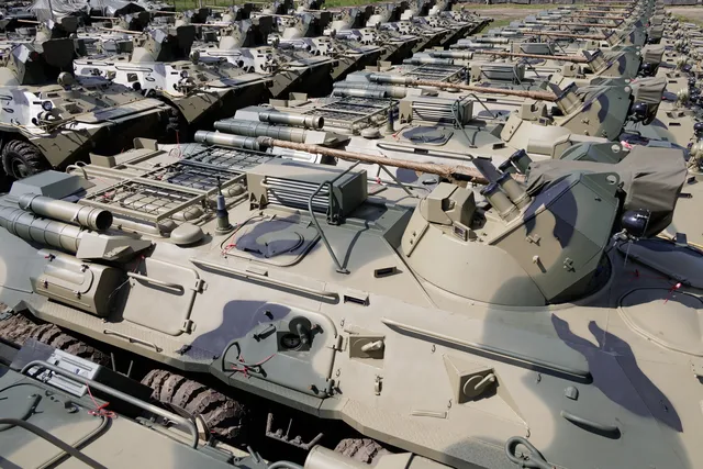 BTR-82/BTR-82A, 8x8 amphibious armored personnel carrier, Armored Vehicles - view 2