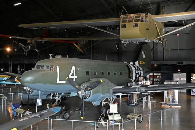 C-47 Skytrain, Twin-engine military transport aircraft, Aircraft & UAVs - view 2