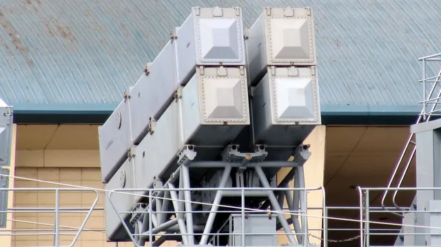 C-802/Noor anti-ship cruise missile, Anti-ship cruise missile, Munitions - view 1
